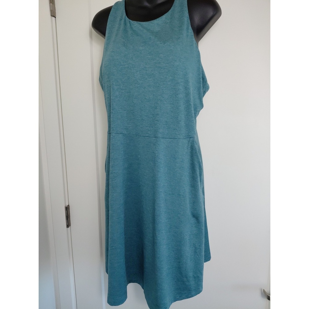 Patagonia womens cross strap tank dress Size L Jade Tennis Built In Bra